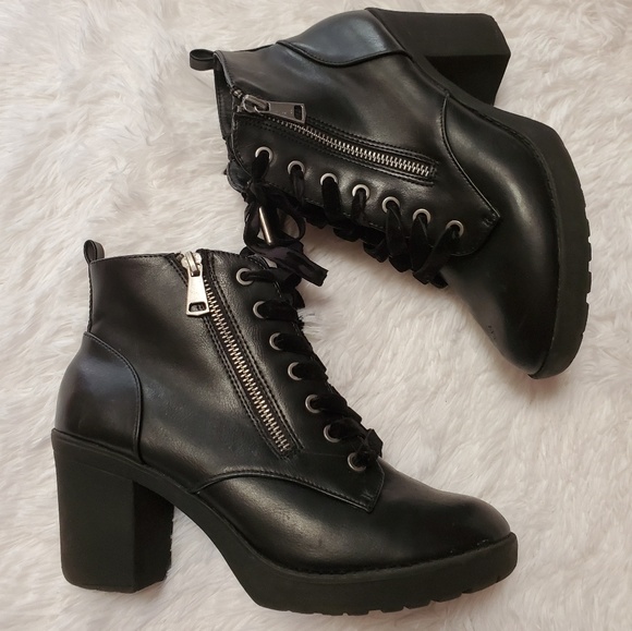 Shoes - BLACK LACE UP / ZIPPER ANKLE COMBAT BOOTS!